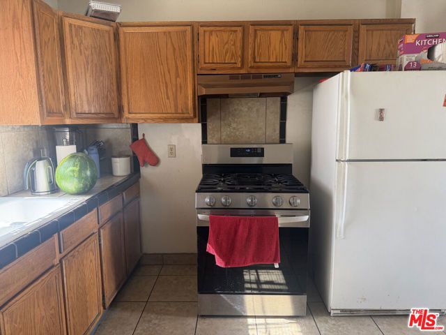 213 W 83rd Street, Los Angeles, CA 90003