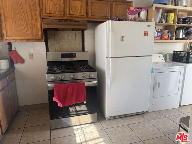 213 W 83rd Street, Los Angeles, CA 90003