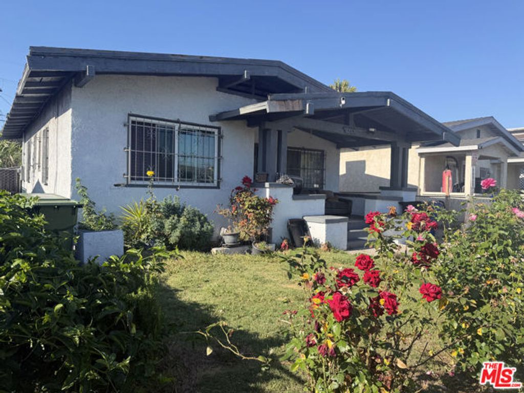 213 W 83rd Street, Los Angeles, CA 90003