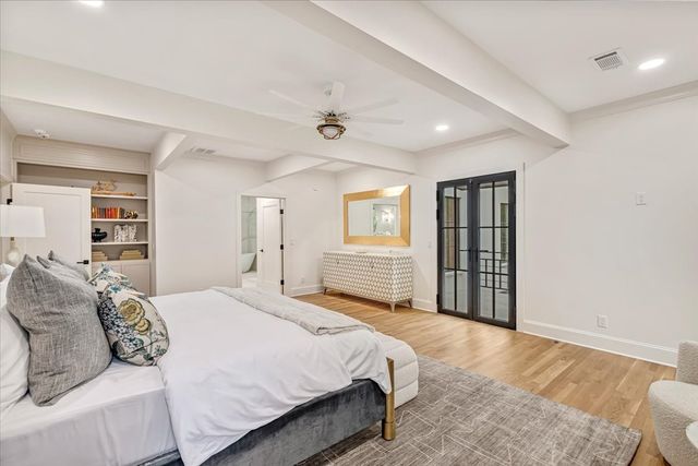 3739 N Versailles Avenue, Dallas, TX 75209
