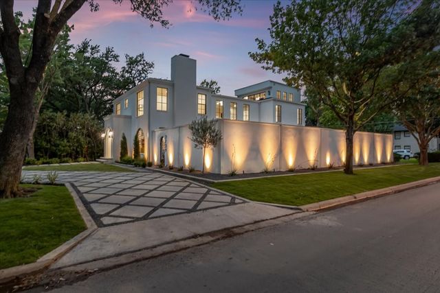 3739 N Versailles Avenue, Dallas, TX 75209