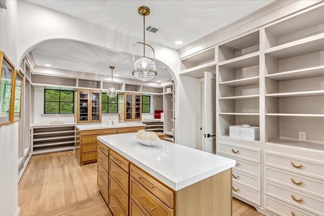 3739 N Versailles Avenue, Dallas, TX 75209
