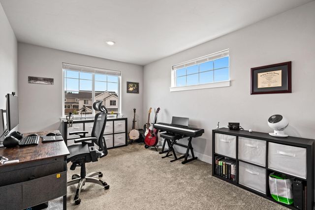 3010 NE Nipper Drive, Bend, OR 97701