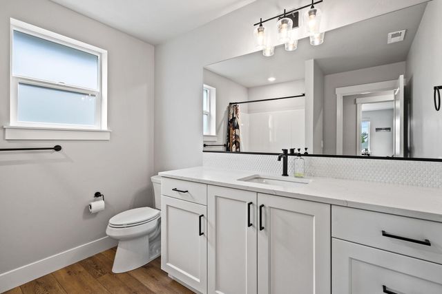 3010 NE Nipper Drive, Bend, OR 97701