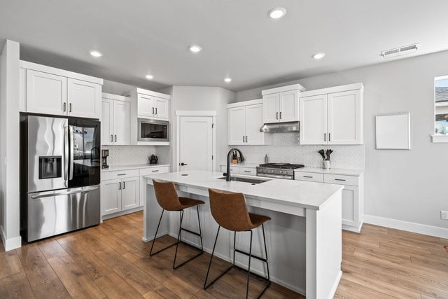 3010 NE Nipper Drive, Bend, OR 97701
