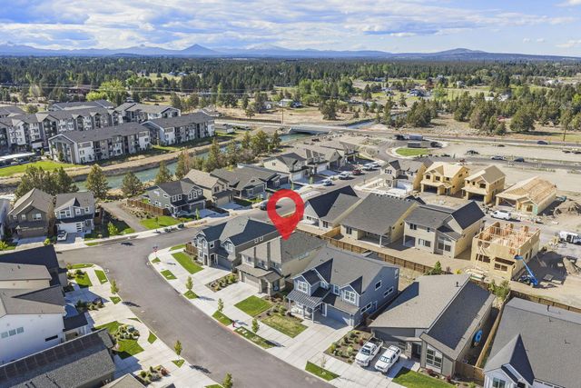 3010 NE Nipper Drive, Bend, OR 97701