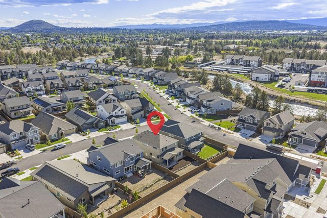 3010 NE Nipper Drive, Bend, OR 97701