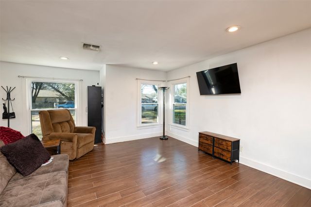 505 Bellevue Drive, Cleburne, TX 76033