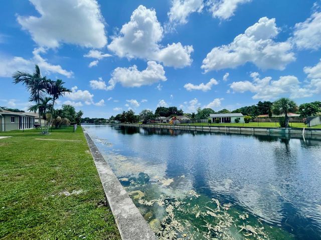 6606 NW 95th Avenue, Tamarac, FL 33321