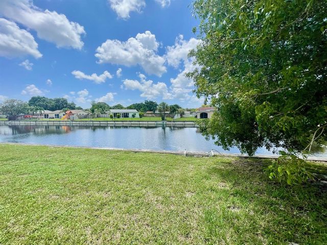 6606 NW 95th Avenue, Tamarac, FL 33321