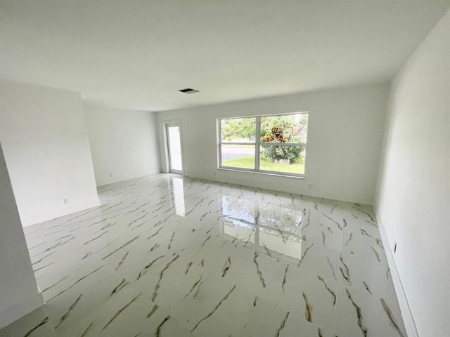 6606 NW 95th Avenue, Tamarac, FL 33321