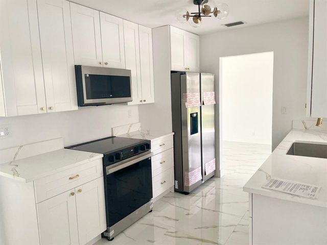 6606 NW 95th Avenue, Tamarac, FL 33321