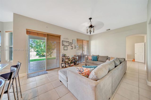 2831 SW 190th Ave, Miramar, FL 33029