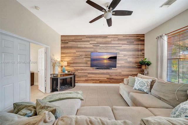 2831 SW 190th Ave, Miramar, FL 33029