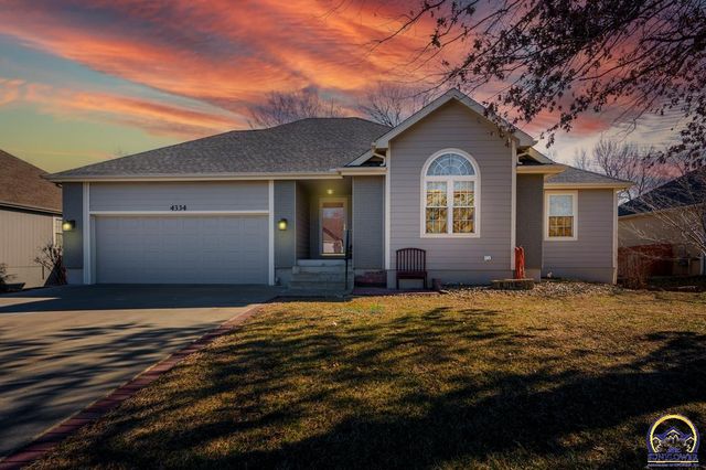 4334 SE Oakwood ST, Topeka, KS 66609