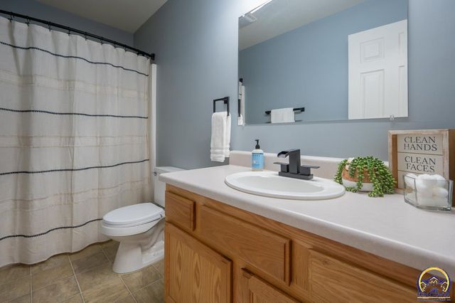 4334 SE Oakwood ST, Topeka, KS 66609