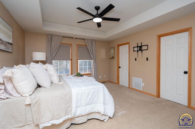 4334 SE Oakwood ST, Topeka, KS 66609