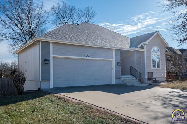 4334 SE Oakwood ST, Topeka, KS 66609
