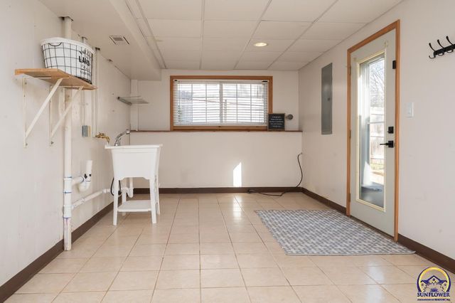 4334 SE Oakwood ST, Topeka, KS 66609