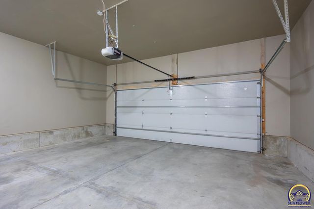 4334 SE Oakwood ST, Topeka, KS 66609