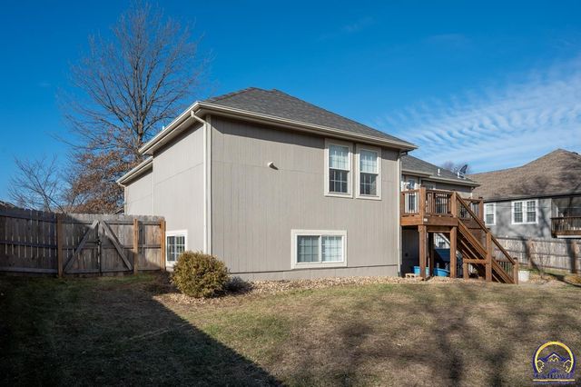 4334 SE Oakwood ST, Topeka, KS 66609