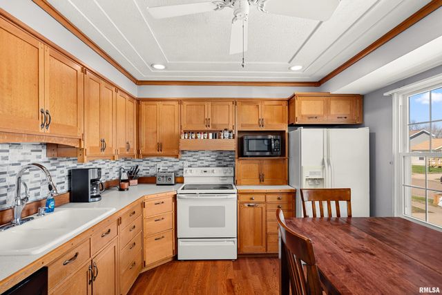 501 PONTIAC Road, Marquette Heights, IL 61554