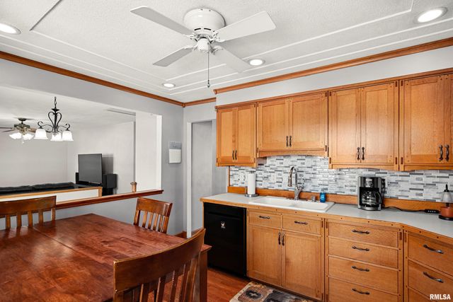 501 PONTIAC Road, Marquette Heights, IL 61554