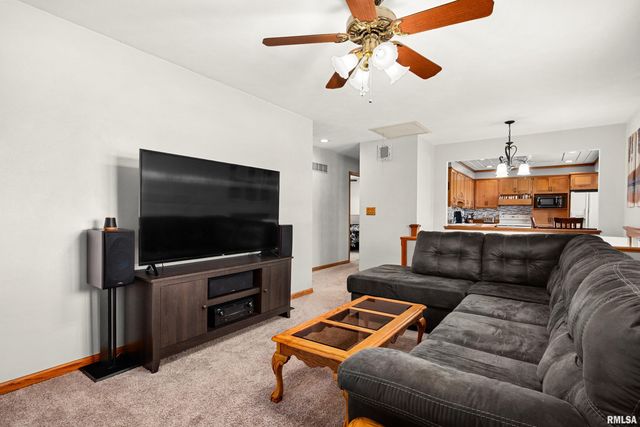 501 PONTIAC Road, Marquette Heights, IL 61554