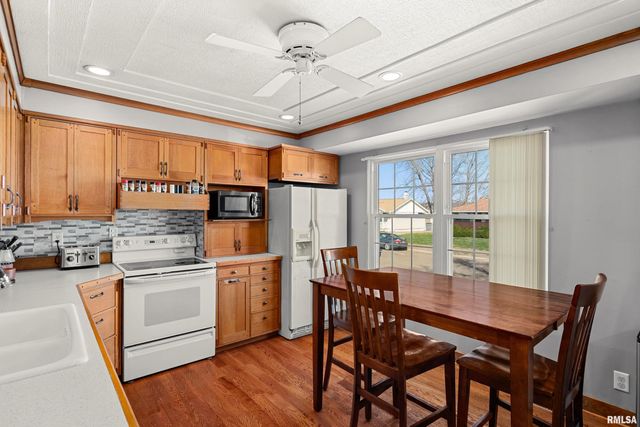 501 PONTIAC Road, Marquette Heights, IL 61554