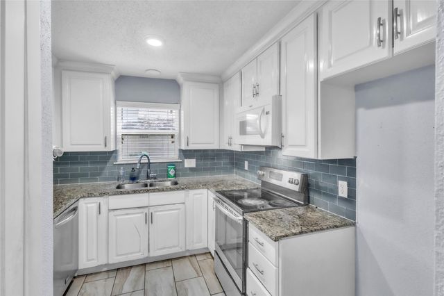 7044 S Dairy Ashford Road, Houston, TX 77072