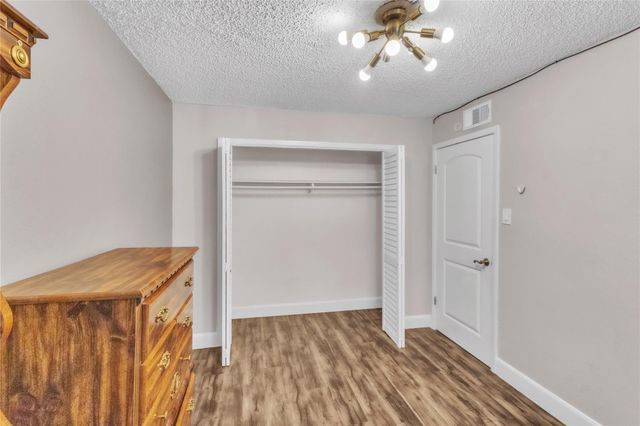 7044 S Dairy Ashford Road, Houston, TX 77072