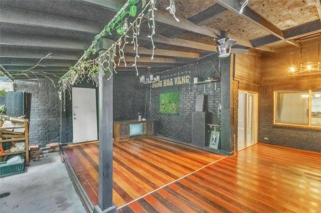 7044 S Dairy Ashford Road, Houston, TX 77072