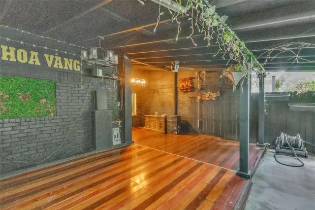 7044 S Dairy Ashford Road, Houston, TX 77072