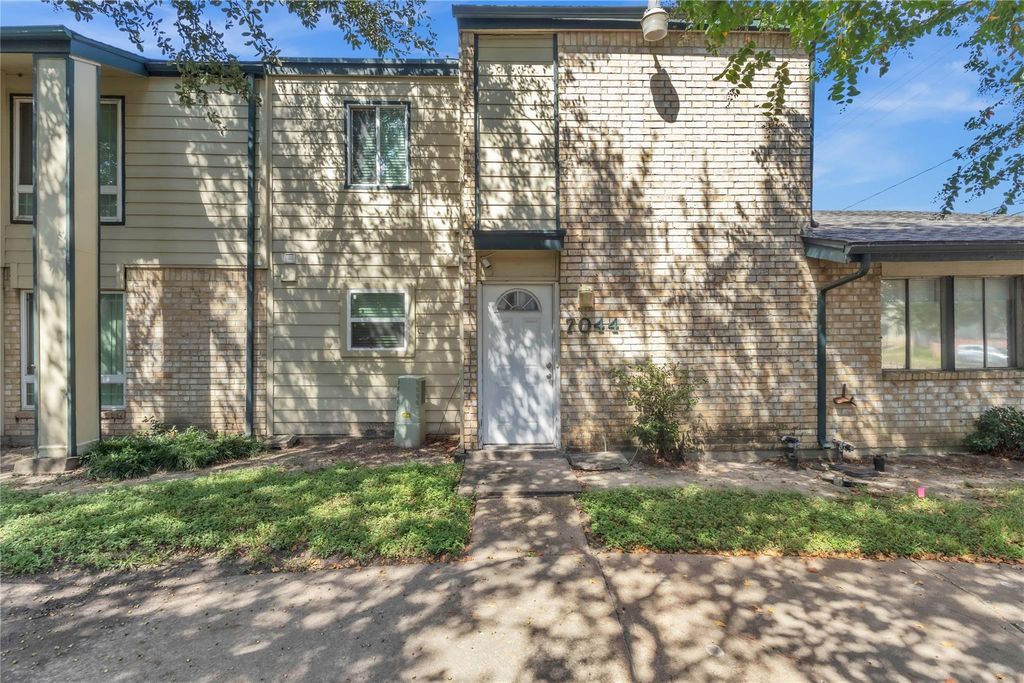 7044 S Dairy Ashford Road, Houston, TX 77072