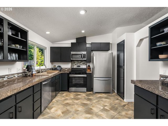 6490 Sw NEHALEM Ln, Beaverton, OR 97007