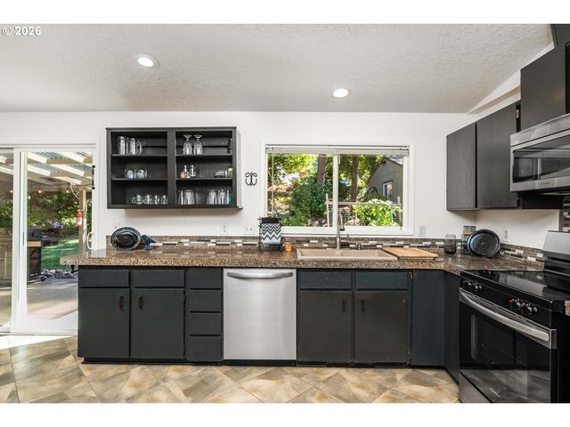 6490 Sw NEHALEM Ln, Beaverton, OR 97007