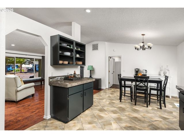 6490 Sw NEHALEM Ln, Beaverton, OR 97007