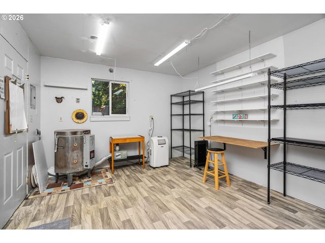 6490 Sw NEHALEM Ln, Beaverton, OR 97007