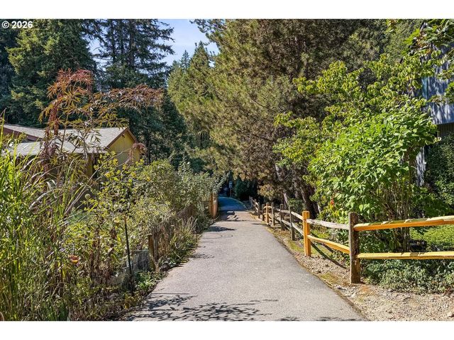 6490 Sw NEHALEM Ln, Beaverton, OR 97007