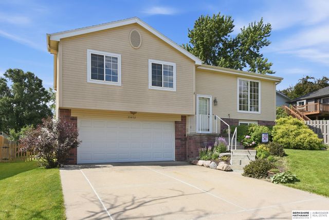 15453 Binney Street, Omaha, NE 68116