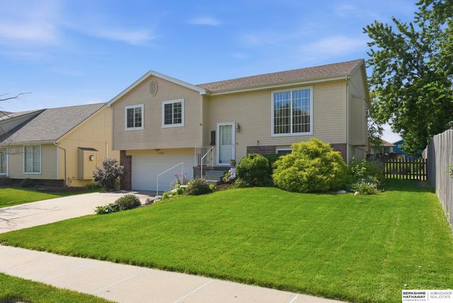 15453 Binney Street, Omaha, NE 68116