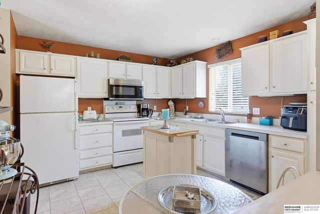 15453 Binney Street, Omaha, NE 68116