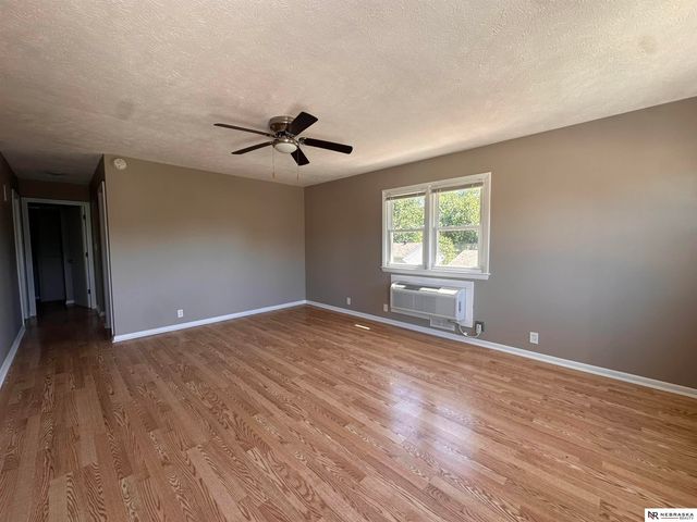 4656 Orchard Avenue, Omaha, NE 68117