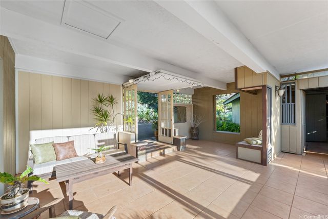 1708 Kumakani Loop, Honolulu, HI 96821