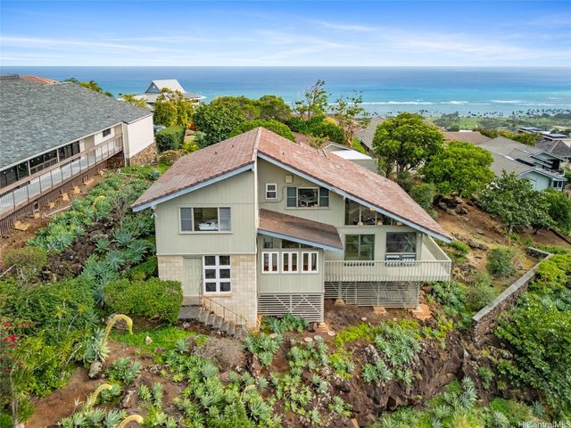 1708 Kumakani Loop, Honolulu, HI 96821