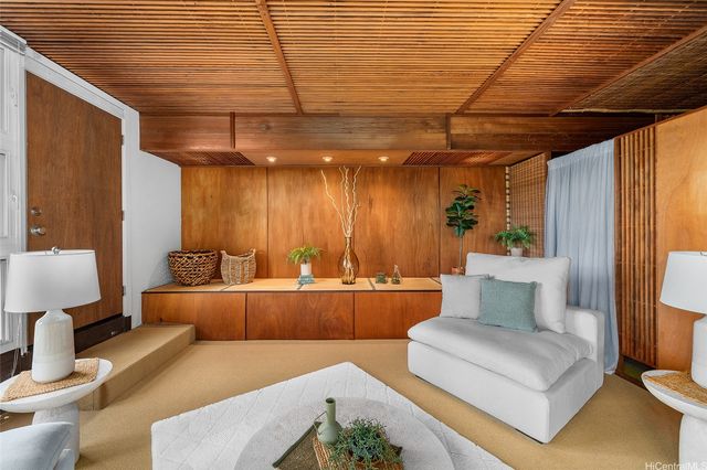 1708 Kumakani Loop, Honolulu, HI 96821