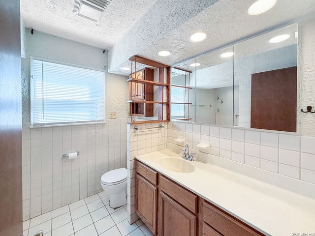 919 ELKHORN DR, San Antonio, TX 78218