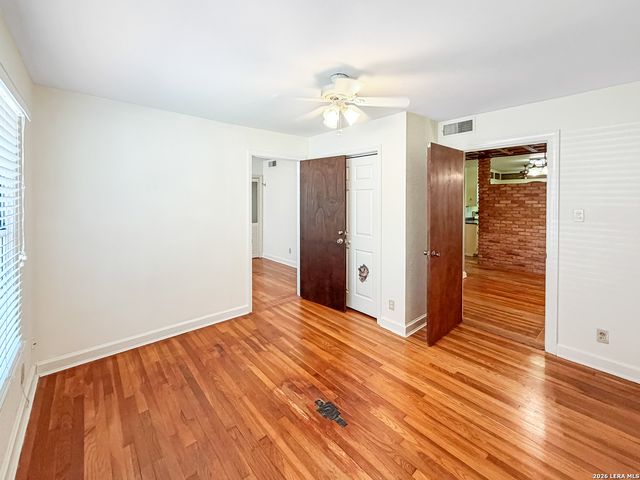919 ELKHORN DR, San Antonio, TX 78218