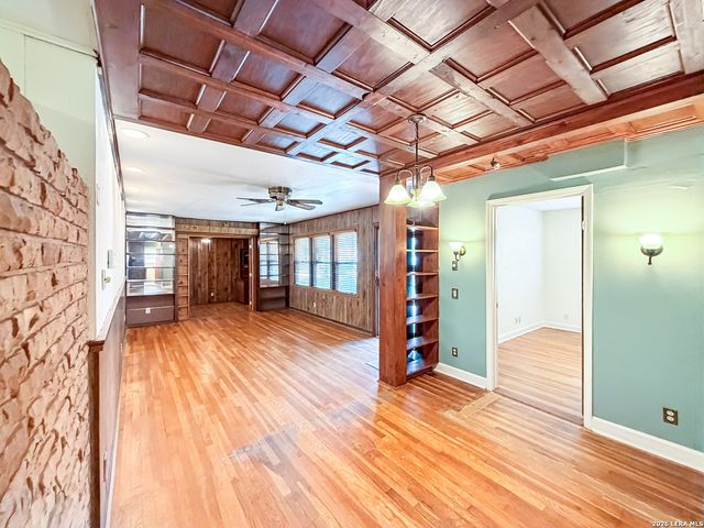 919 ELKHORN DR, San Antonio, TX 78218