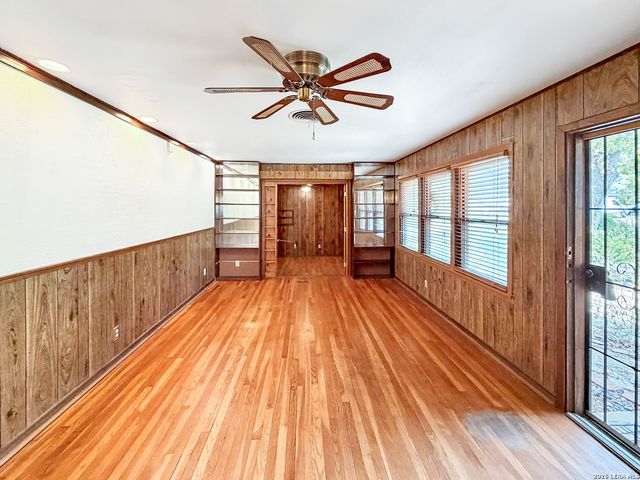 919 ELKHORN DR, San Antonio, TX 78218